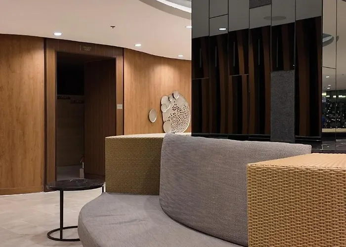 Pool View Near Naia, Smx Netflix, Wifi, Ps4 Manila